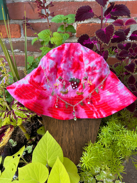 strawberry slugs bucket hat {gratefully heady dyes x celestial roots}