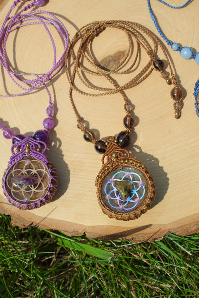 melissa🌼🪺 {the knotted gemstone x celestial roots}
